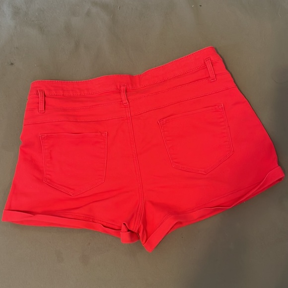 NO BO mid rise   Red color womens shorts size 17” - Picture 7 of 11